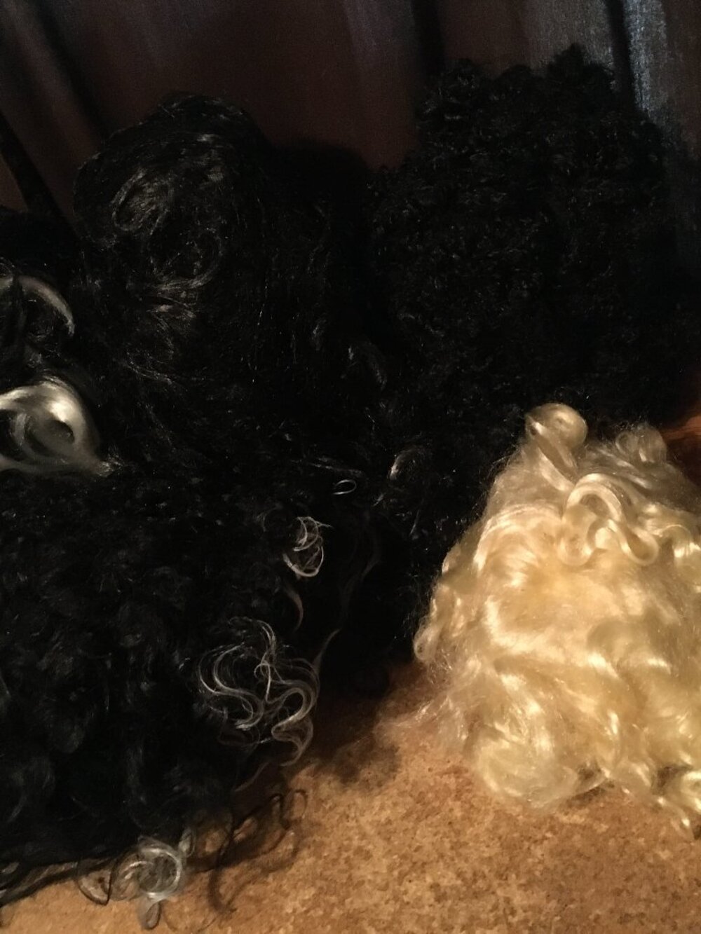 LOT OF 5 WOMEN'S WIGS BLOND BLACK CURLY BLACK & WHITE BRIDE OF FRANKENSTEIN